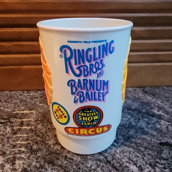 Vintage 1990 Ringling Bros and Barnum & Bailey Circus 3D Neon Clown Plastic Mug - Picture 6 of 6